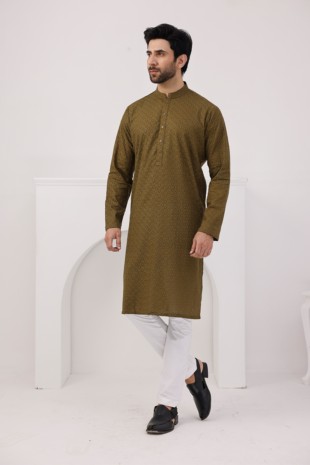 12A0871_4371bcb7-573a-420e-a643-53fa0f923731 Chickenkari Kurta - 06 - Image 1