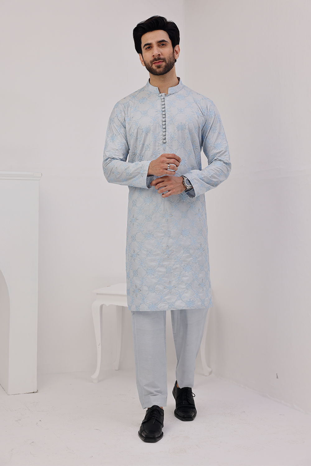 12A1010_16eff5c9-f6d7-4d72-863f-babc8399e324 Designer Suit - 02 - Image 1