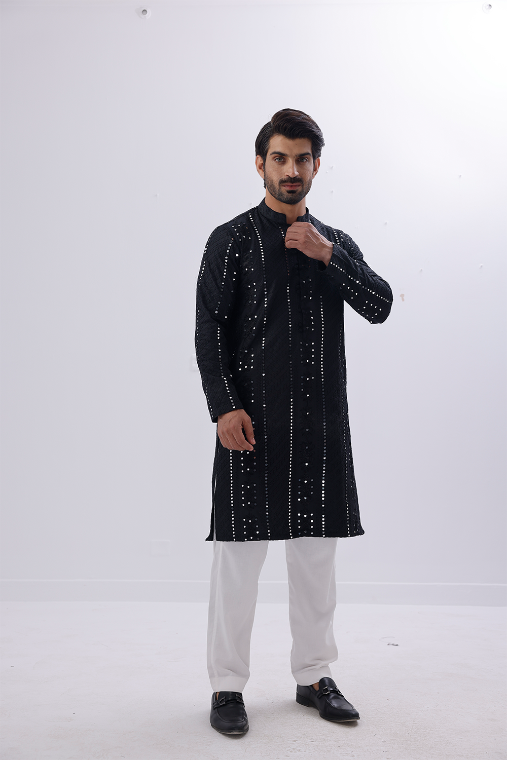 12A1689 Designer Kurta 005 - 01 - Image 1
