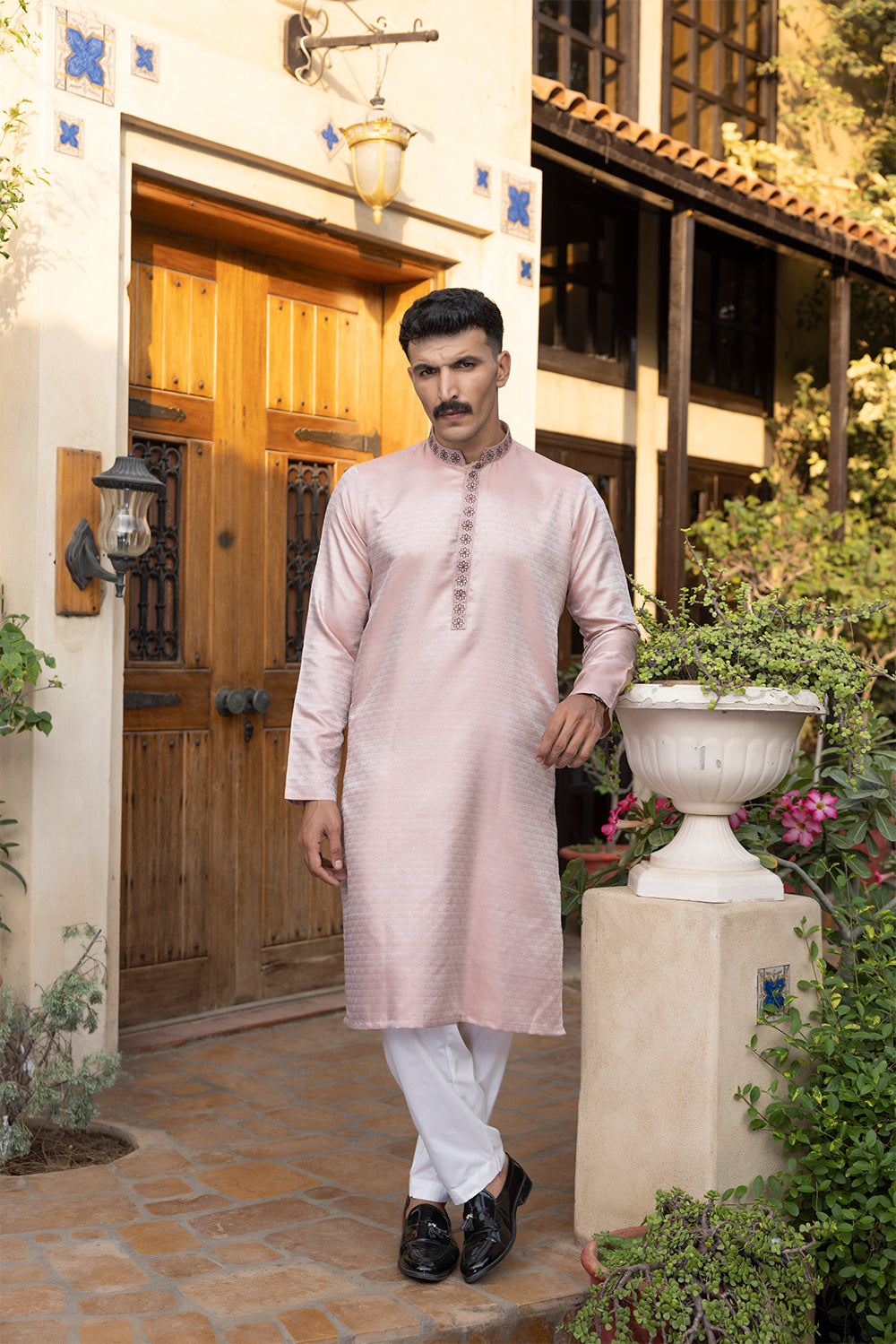 12A9362_b9898109-a580-4ecd-9ac5-a4c3ba7ab704 MEHZB 19 - Image 1