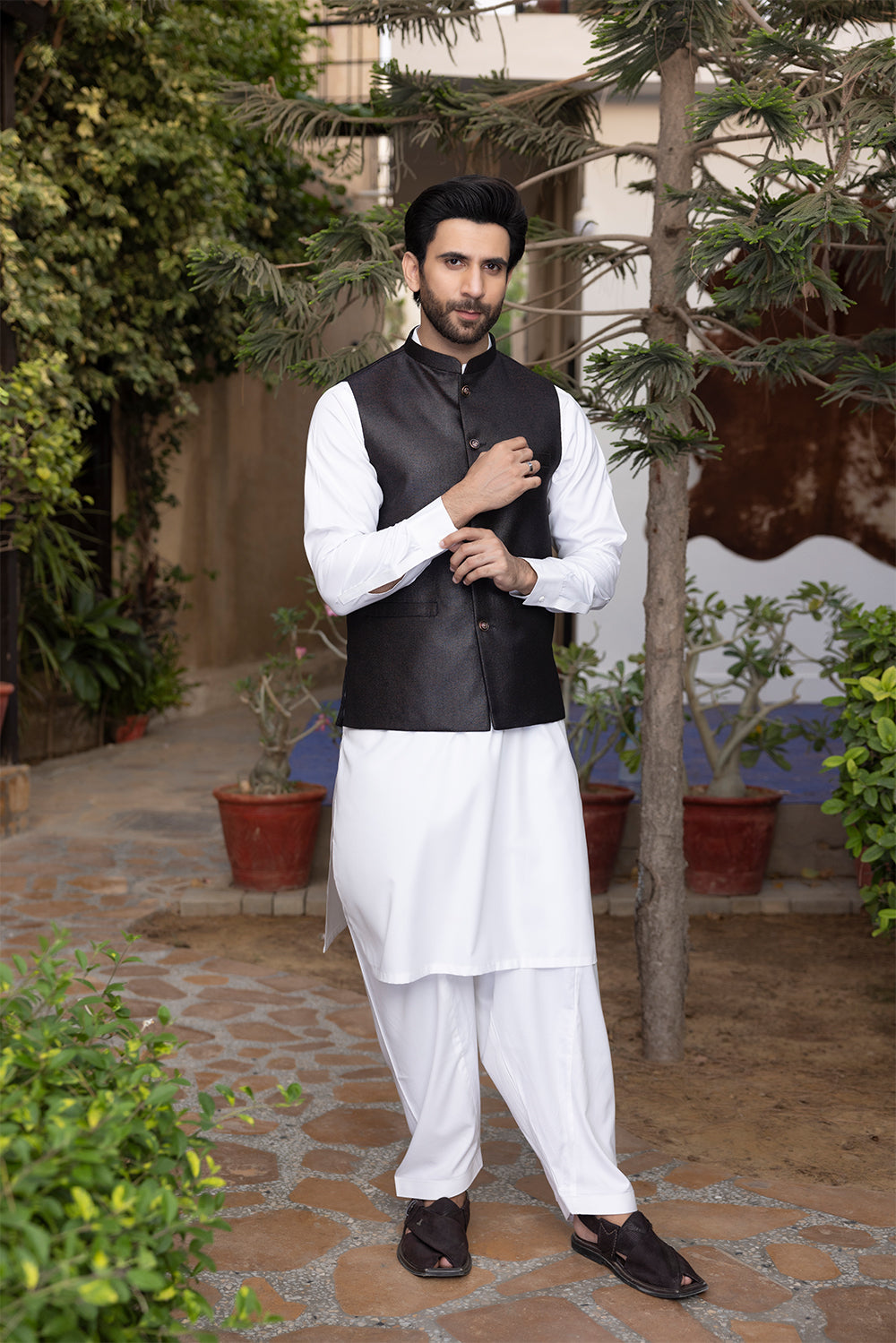 12A9539_0ef130f5-3f03-481f-9586-1a1578f88711 Waist Coat - 06 - Image 1